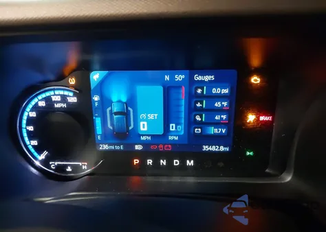 2023 Ford Bronco Outer Banks z USA, uszkodzony, nr VIN 1FMDE5BH7PLB97238